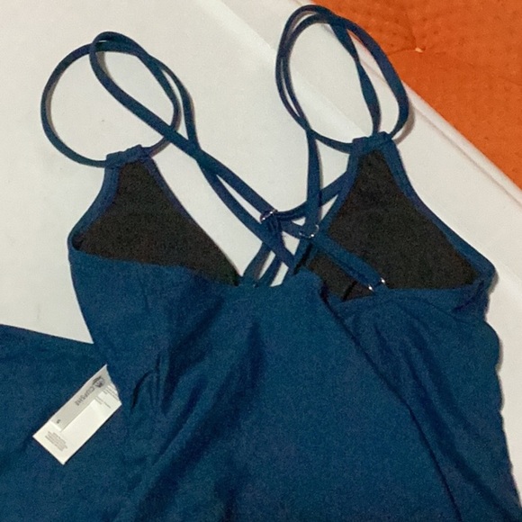 Cupshe Women's Scalloped Halter Tankini Navy Swimsuit NWT Size S - Picture 2 of 2
